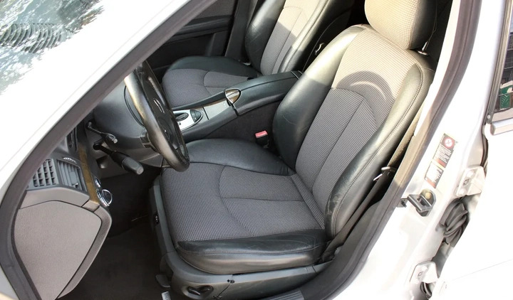 Mercedes-Benz Klasa E cena 15900 przebieg: 275000, rok produkcji 2003 z Poznań małe 106